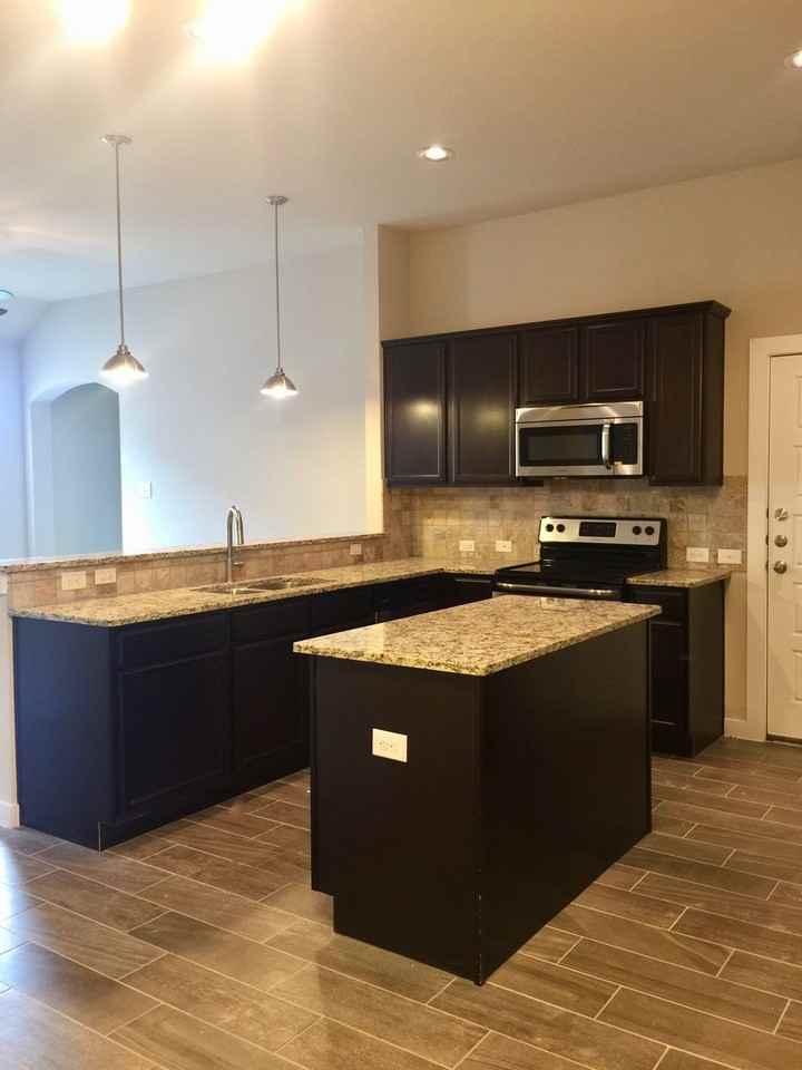 916 Chaparral Trl - Photo 3 of 8