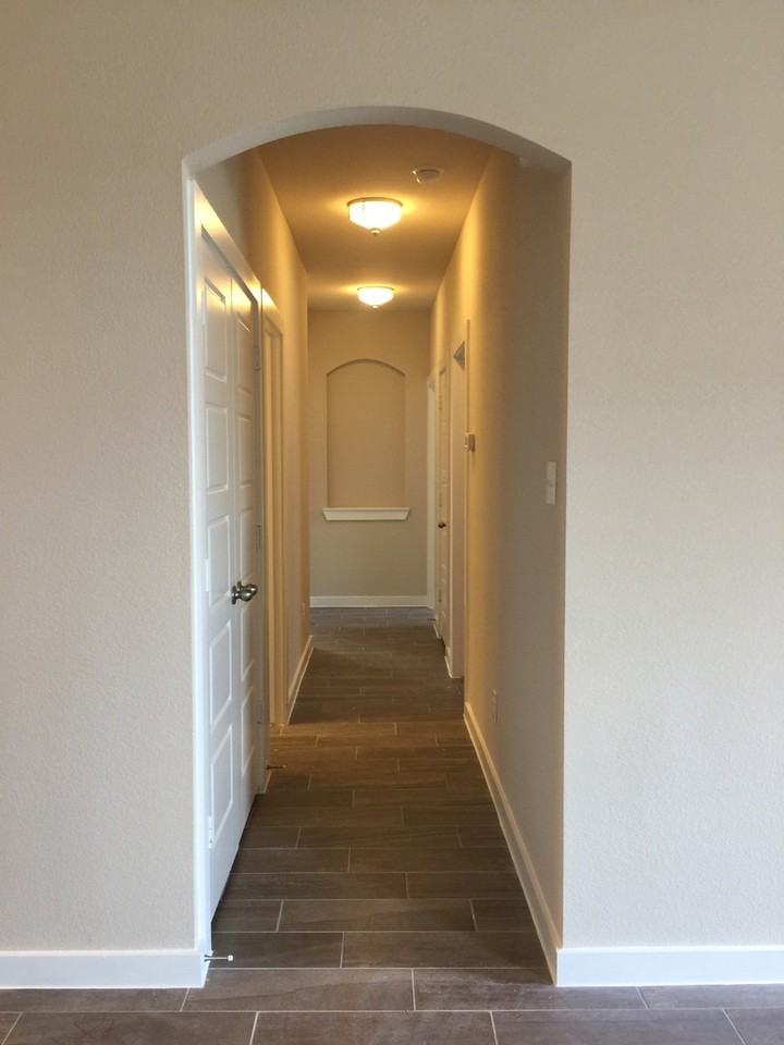 916 Chaparral Trl - Photo 5 of 8