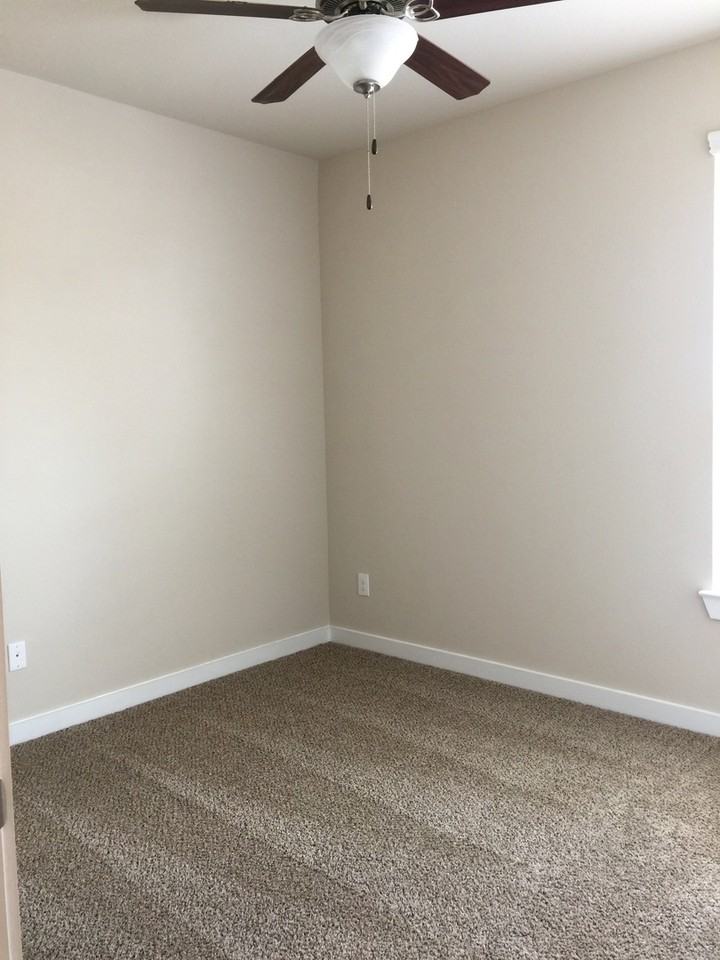 916 Chaparral Trl - Photo 7 of 8