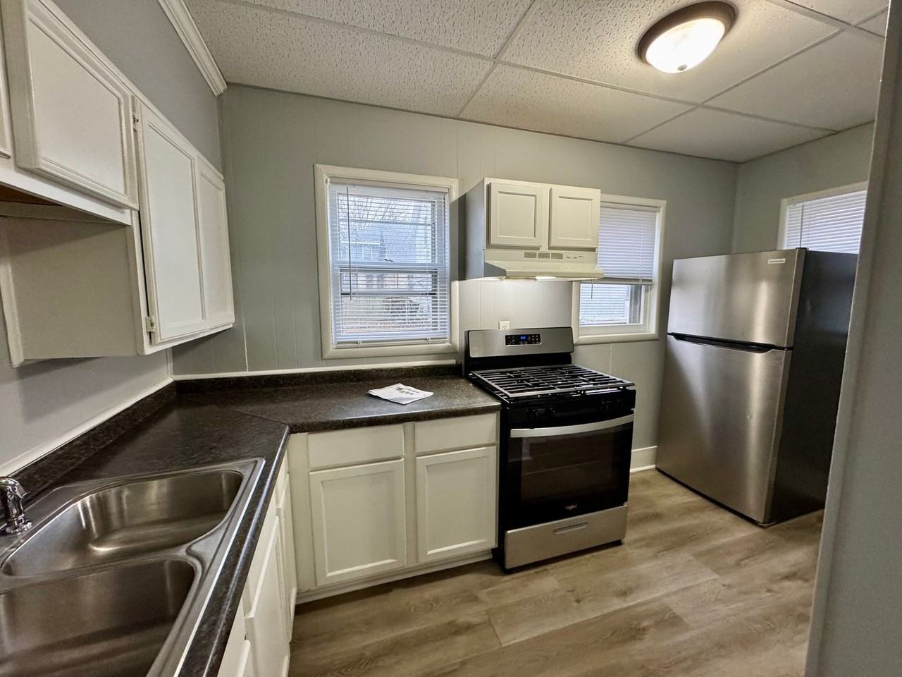 1804 14th Ave - Photo 2 of 16