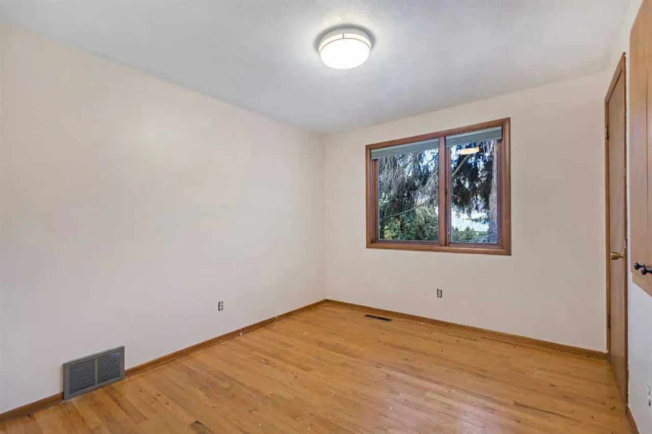 7220 N Drumheller St - Photo 4 of 21