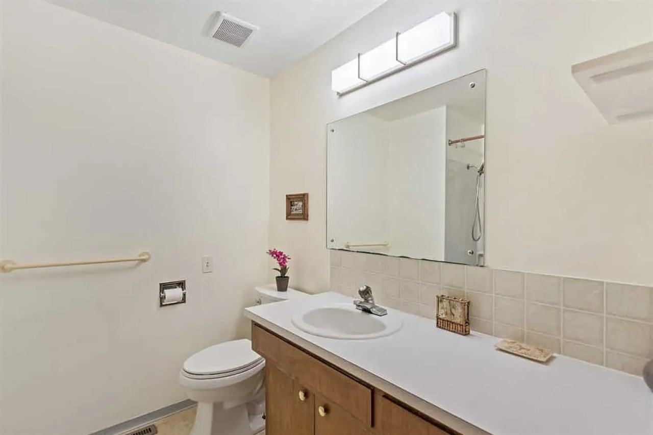 7220 N Drumheller St - Photo 5 of 21