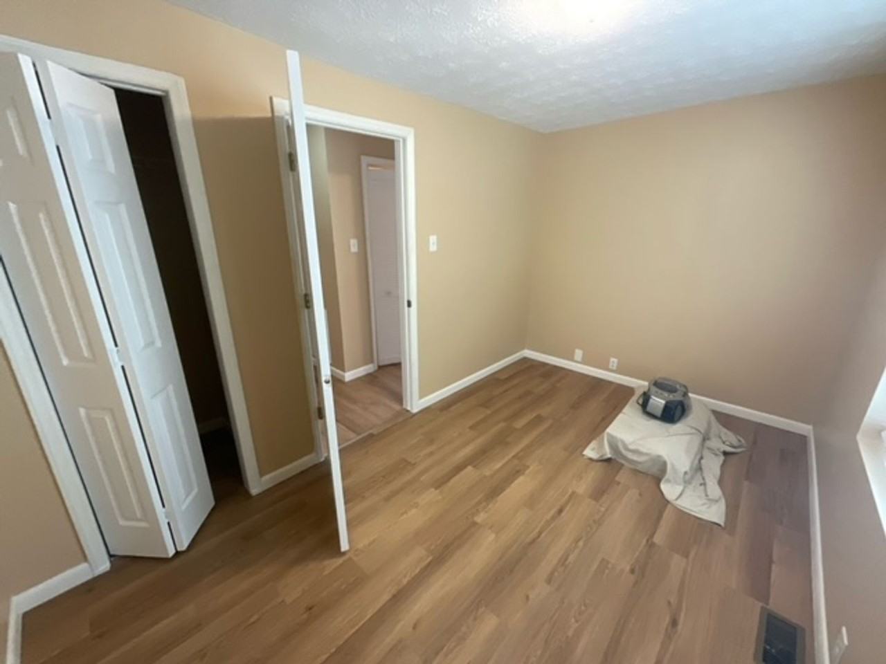 1413 E Harper Ave - Photo 7 of 11