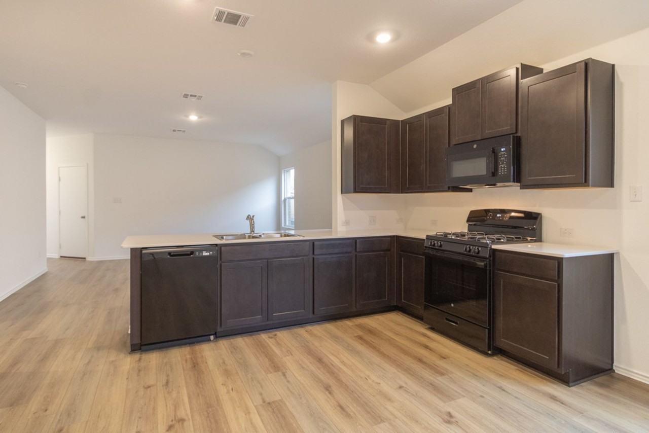 309 Canley Loop - Photo 4 of 27