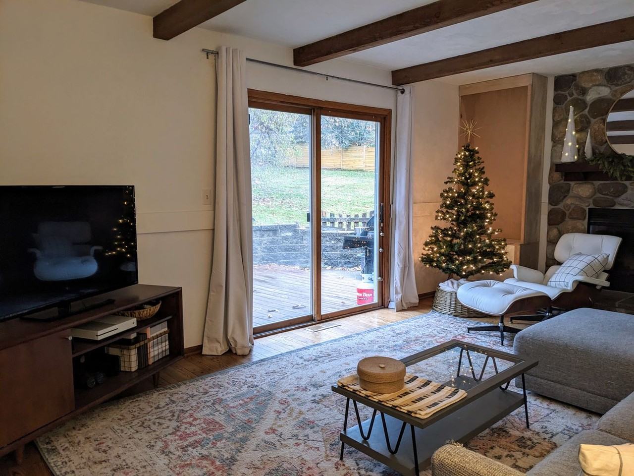 2142 Kensington Dr - Photo 5 of 13