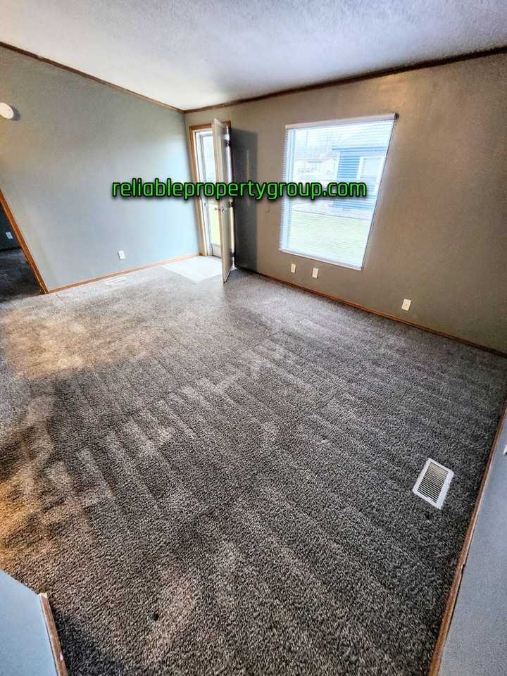 10507 Old Leo Rd - Photo 3 of 16