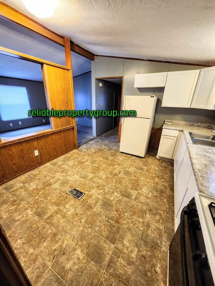 10507 Old Leo Rd - Photo 5 of 16