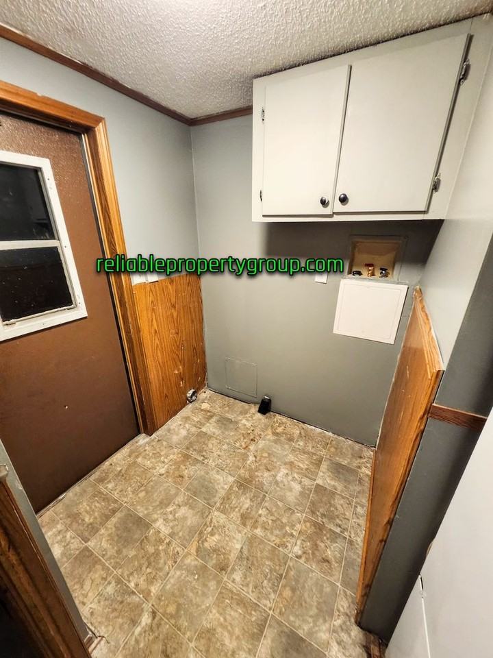 10507 Old Leo Rd - Photo 6 of 16