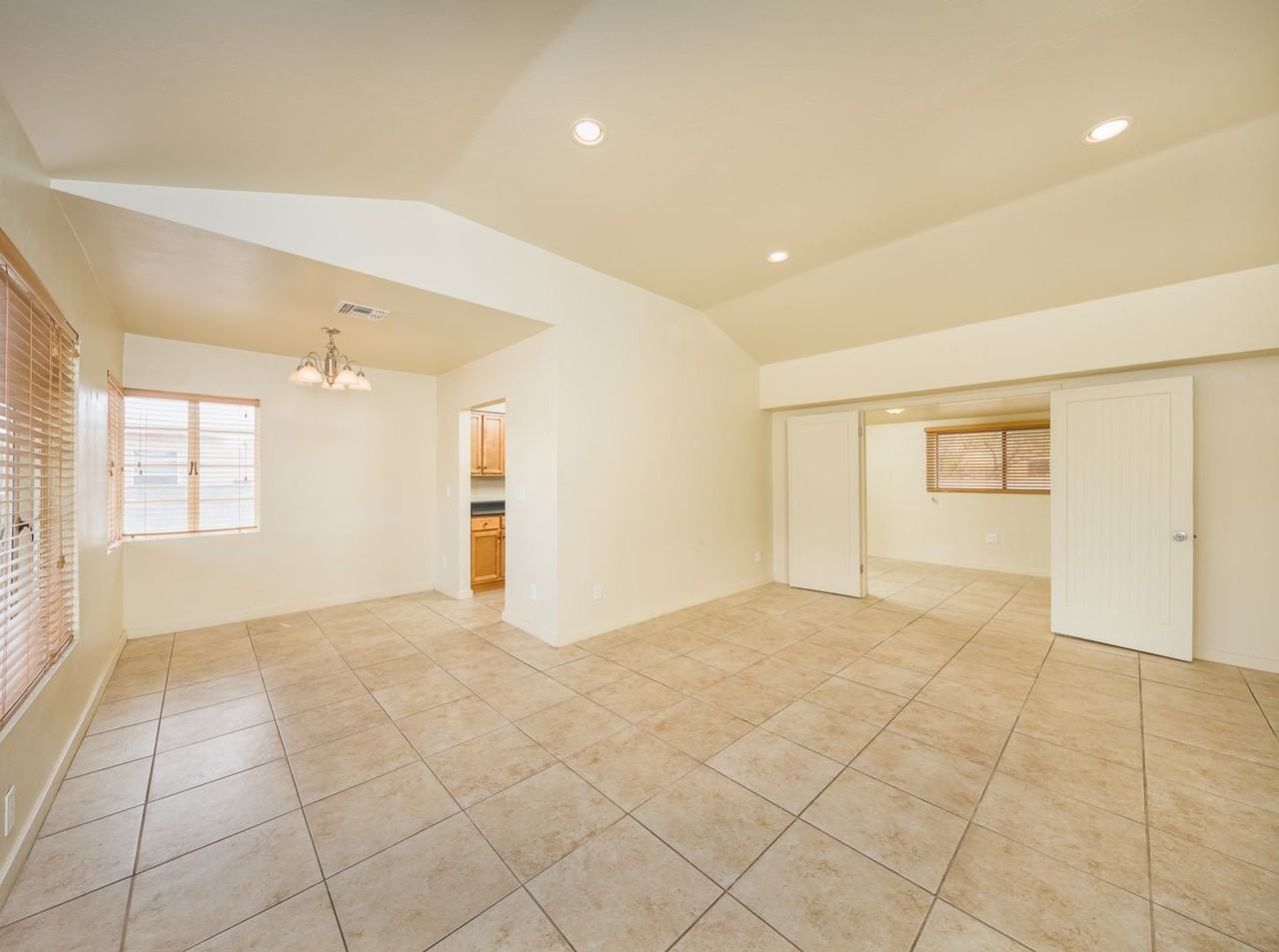 2625 E Glenn St - Photo 2 of 23