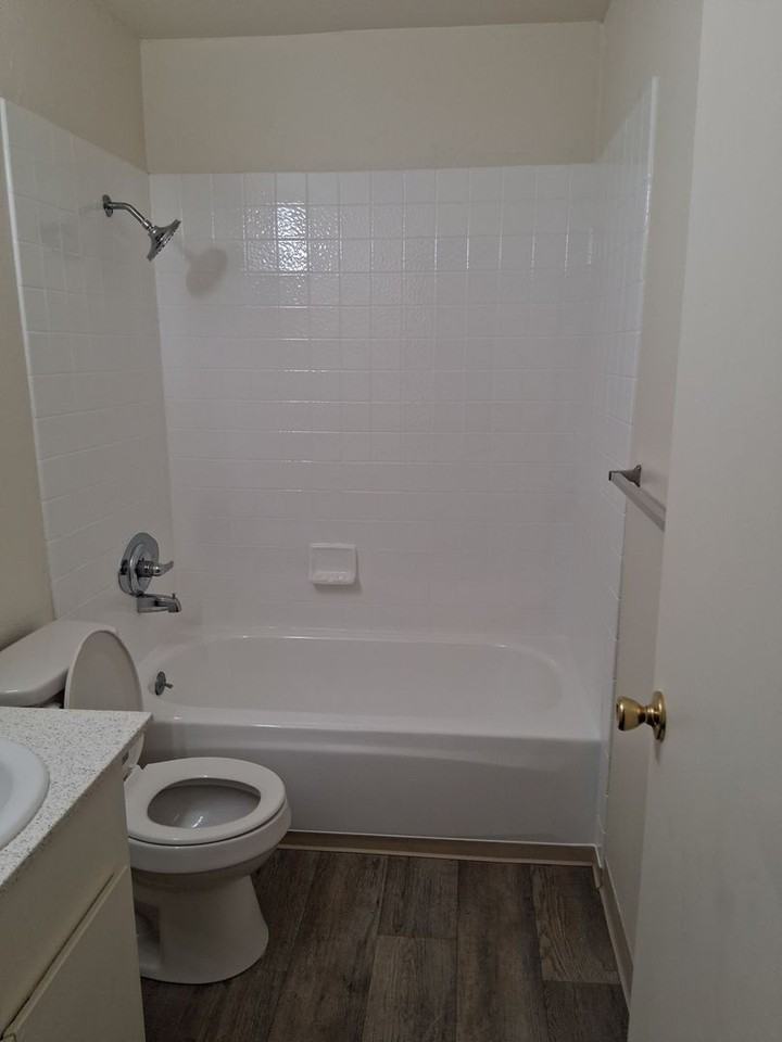 Vintage Apartments - Photo 6 of 9