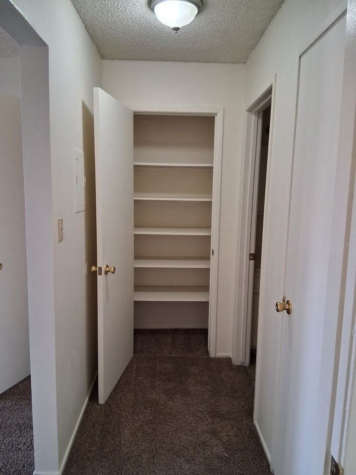 Vintage Apartments - Photo 7 of 9