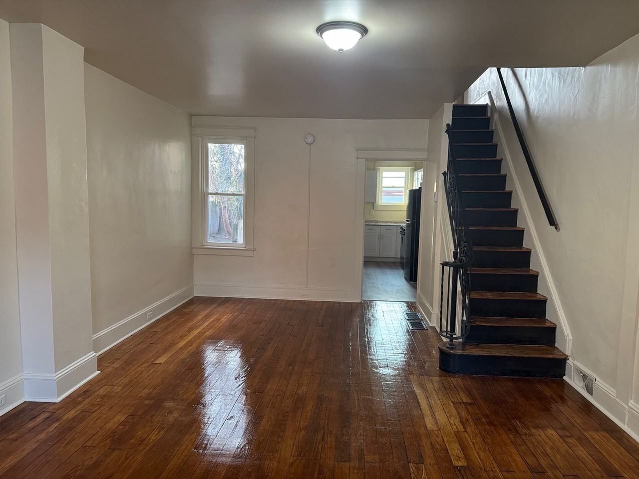 704 E End Ave - Photo 3 of 13