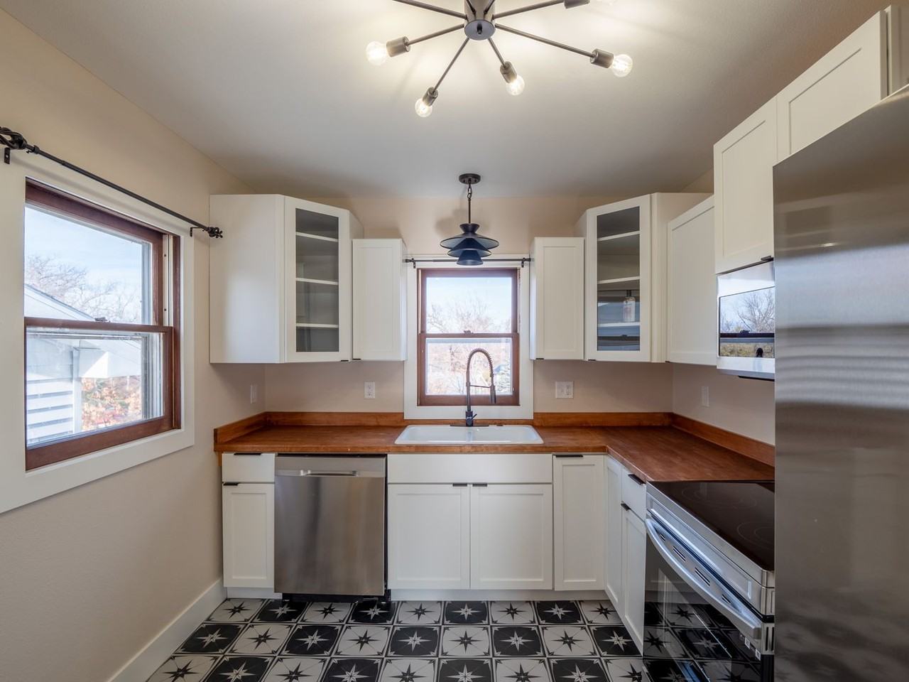 3130 Westwood Dr Nw - Photo 4 of 26