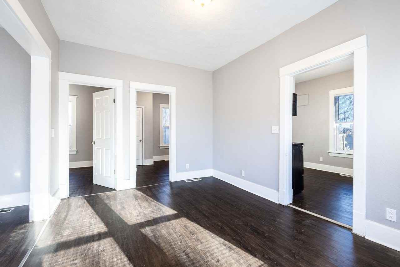 4411 Commercial Ave - Photo 4 of 15