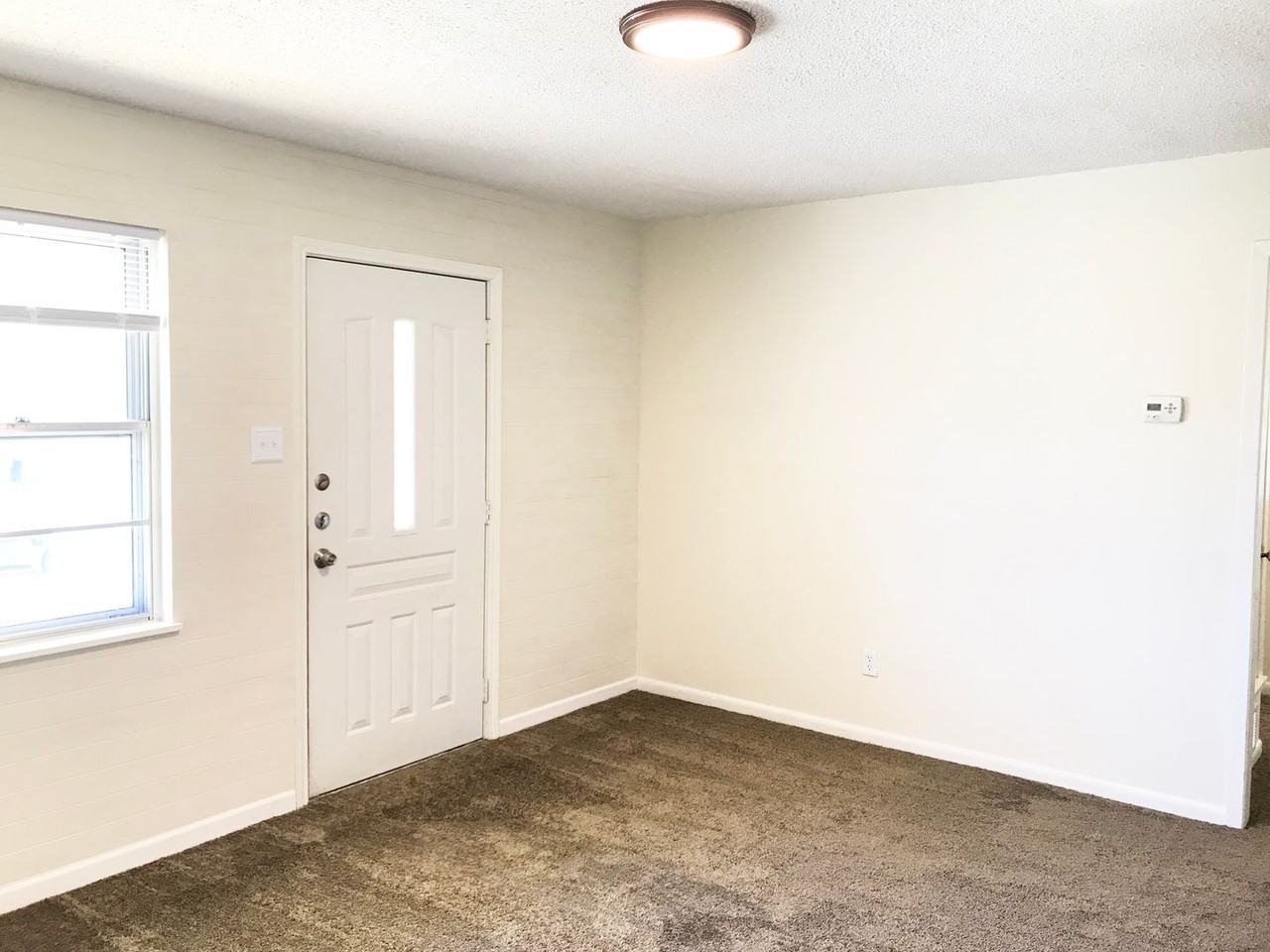 1302 S 23rd St - Photo 4 of 21