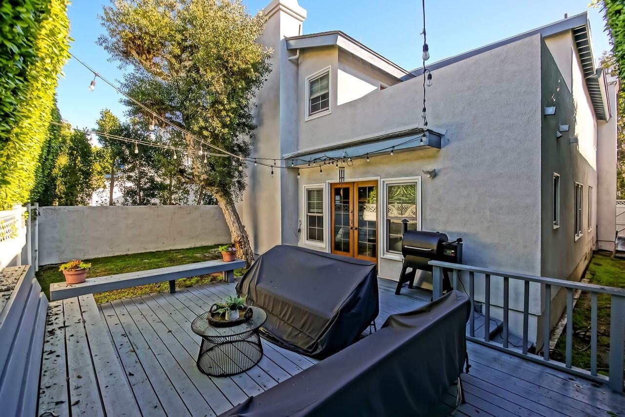 571 27th St - Photo 6 of 41