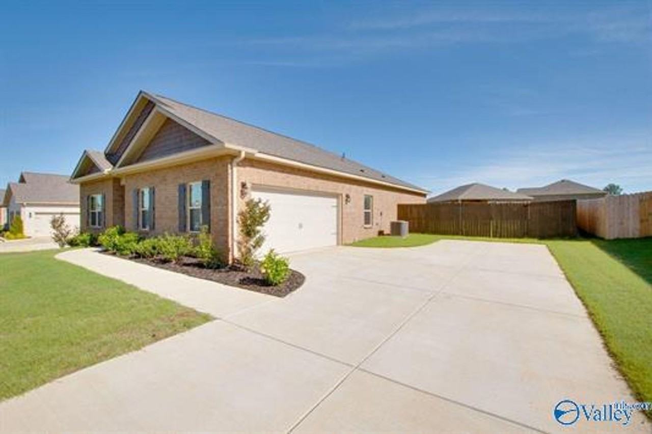 276 Dinner Tree Sq - Photo 2 of 18