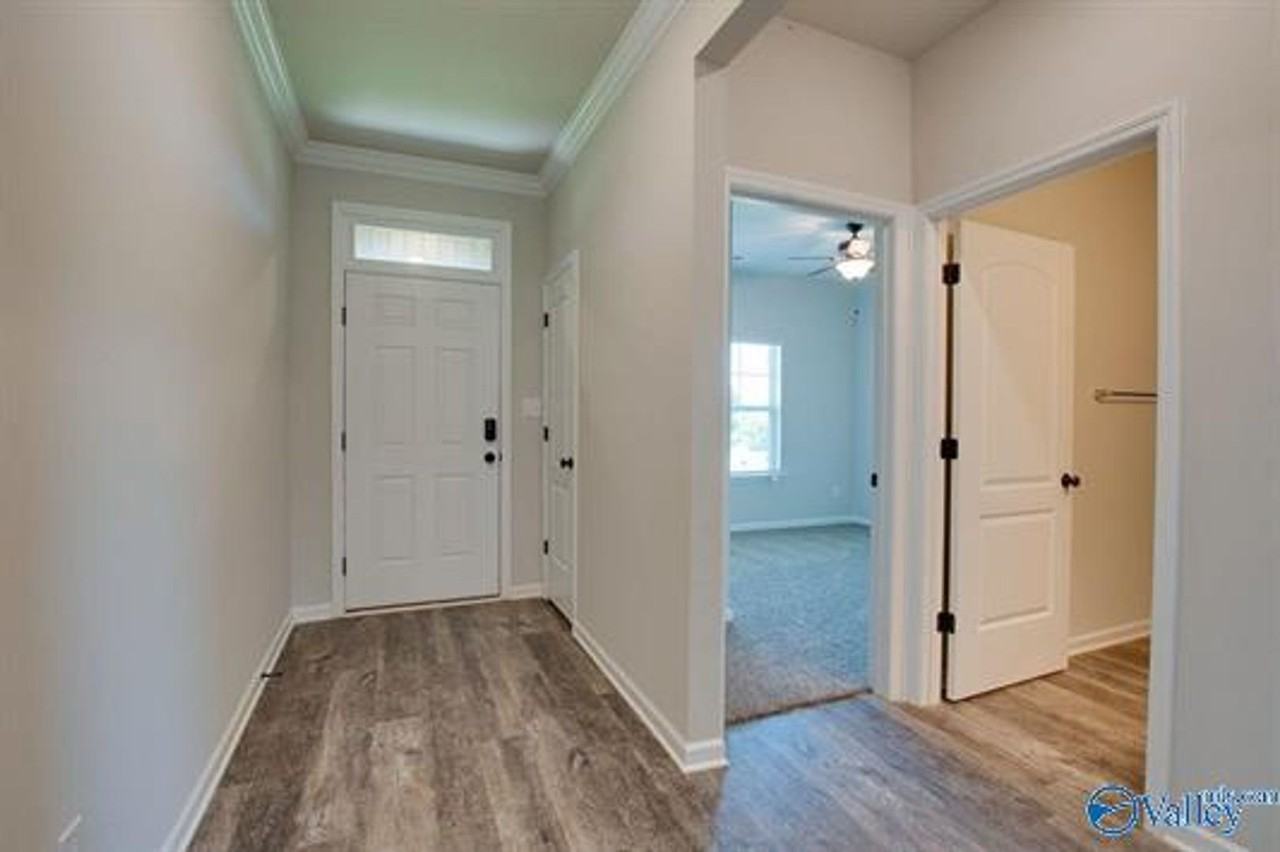 276 Dinner Tree Sq - Photo 4 of 18