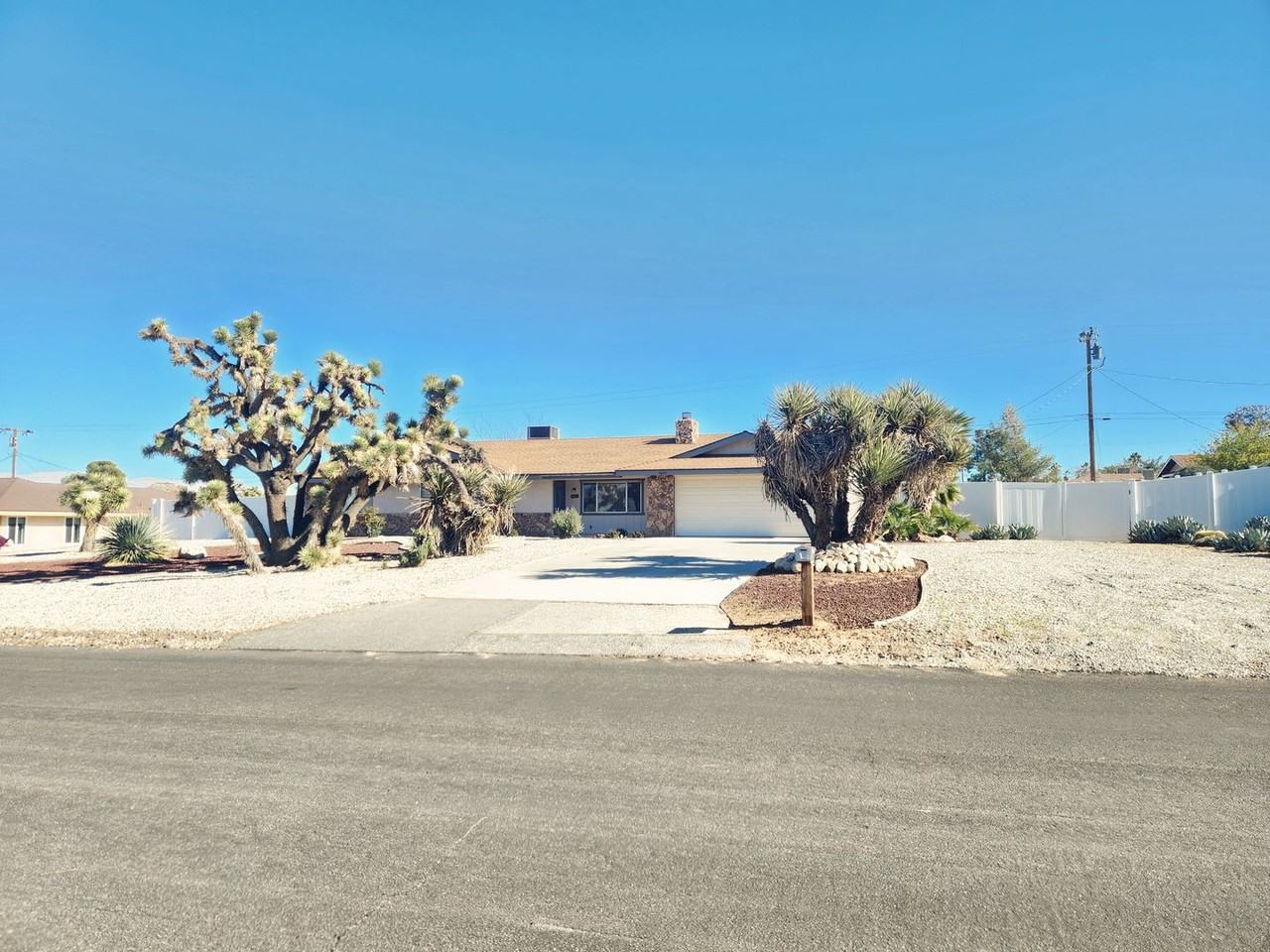 7625 Victoria Ave - Photo 2 of 26