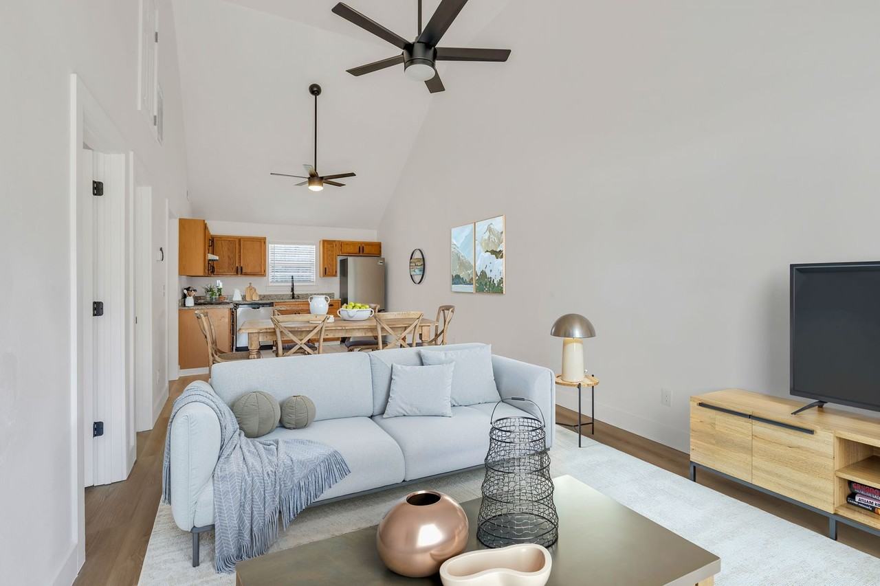 7202 Melrose Pl - Photo 3 of 35