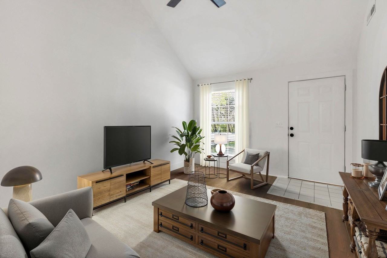 7202 Melrose Pl - Photo 7 of 35