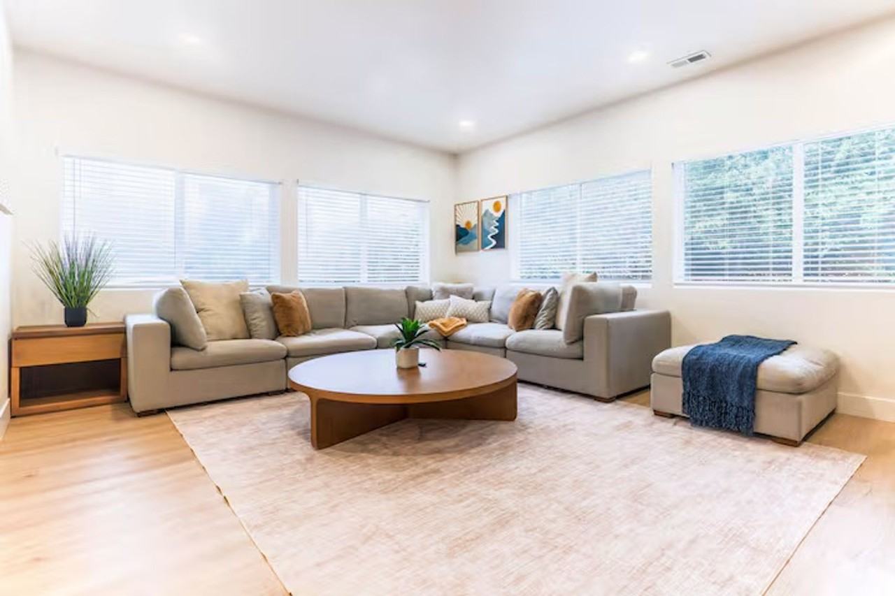 11807 8th Ave S - Photo 3 of 15