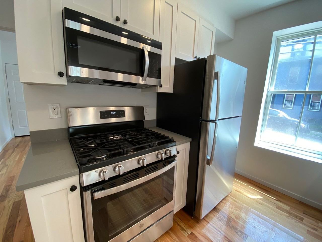 178 Washington St - Photo 2 of 8