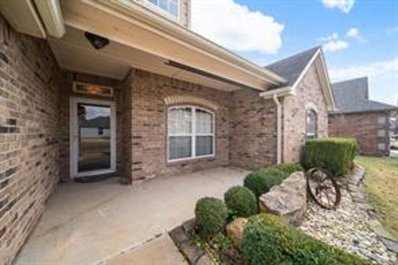 26449 Vintage Trace Dr - Photo 2 of 17