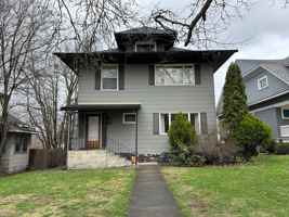 featured image of 1724 W 8th Ave