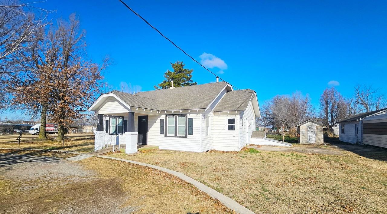 205 Madison Ave Ne - Photo 2 of 29