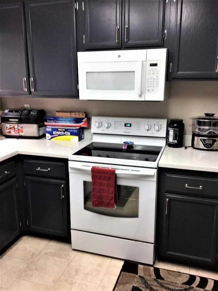 1066 Summershore Ct - Photo 2 of 7