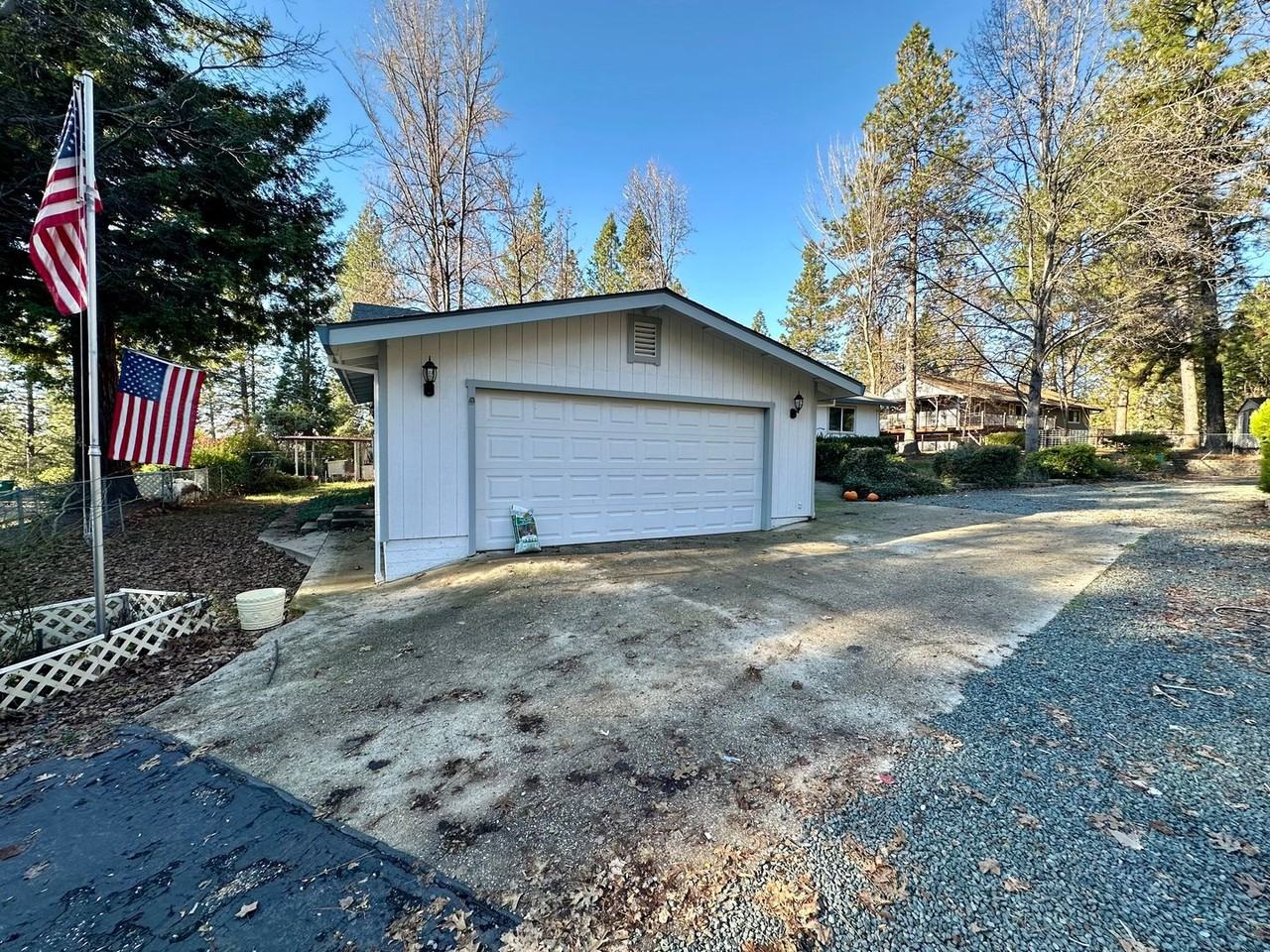 10565 Sky Cir - Photo 2 of 29