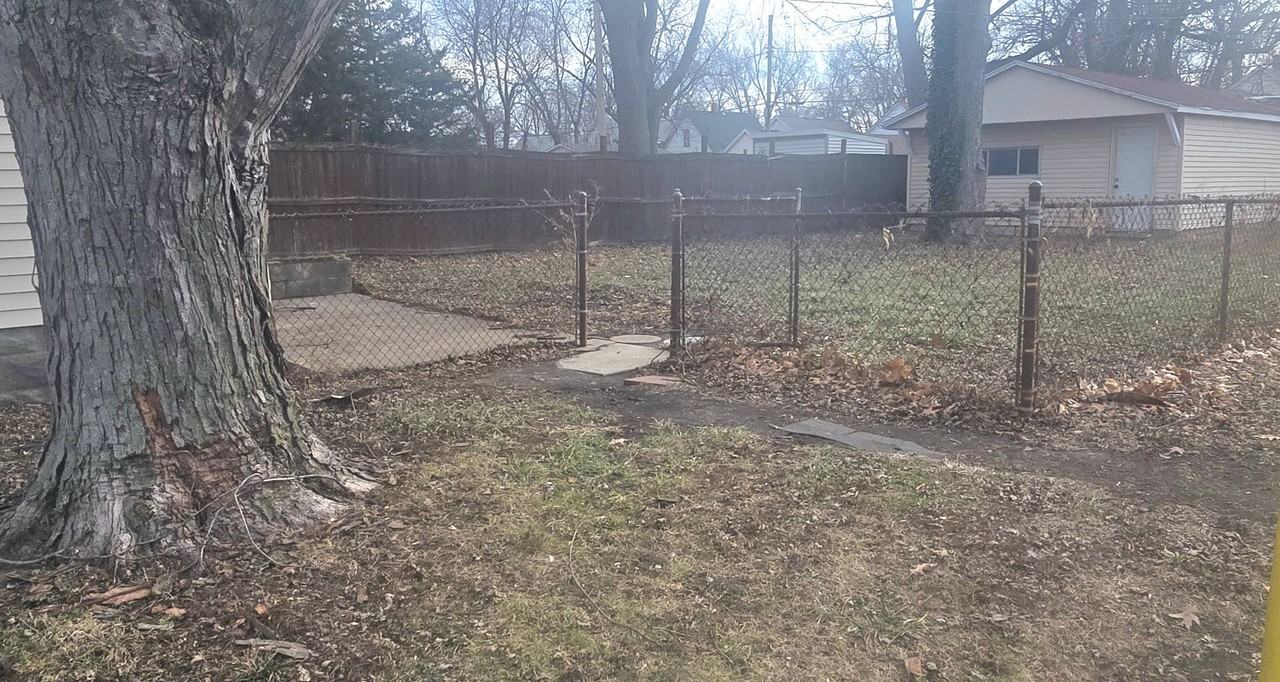 2501 E Eldorado St - Photo 2 of 7