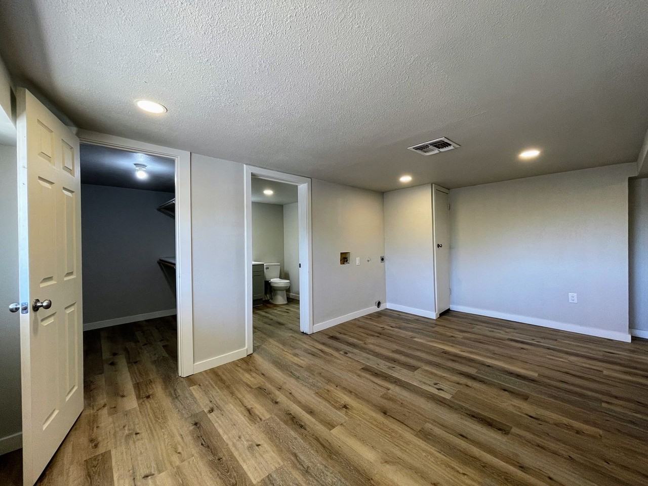 1207 Donley St - Photo 6 of 28