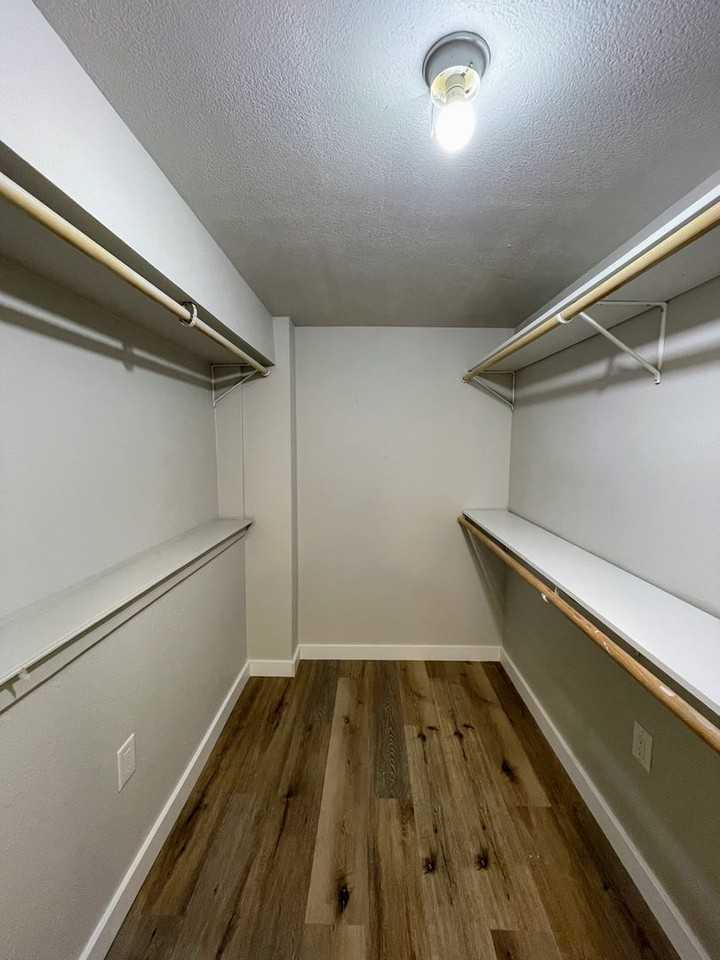 1207 Donley St - Photo 7 of 28