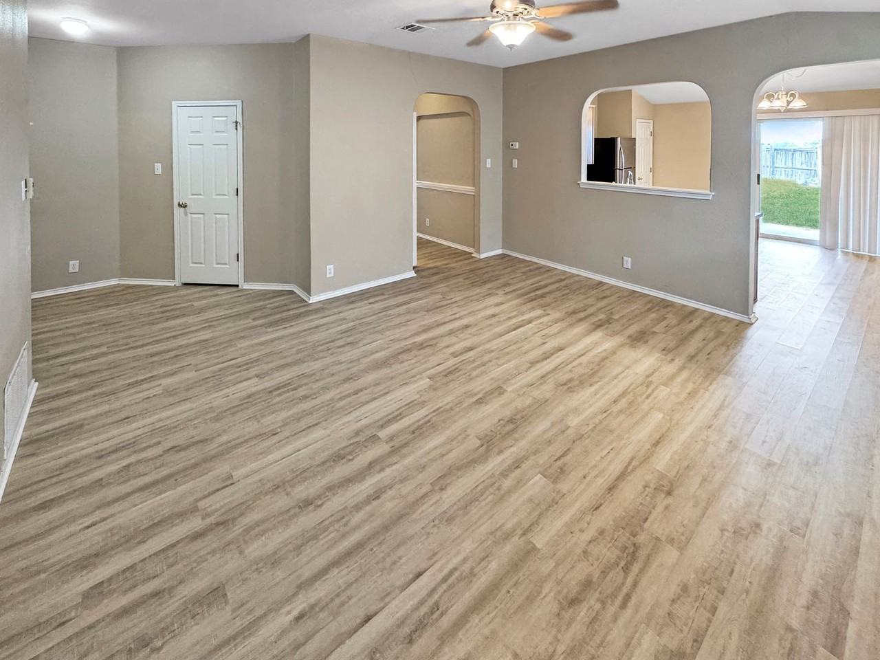 312 Hummingbird Dr - Photo 3 of 20