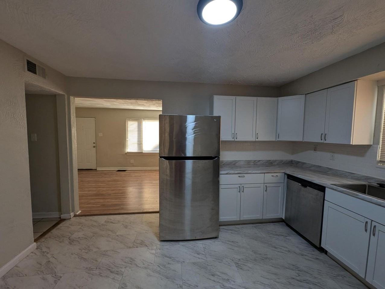 8557 Frost Ave - Photo 3 of 15