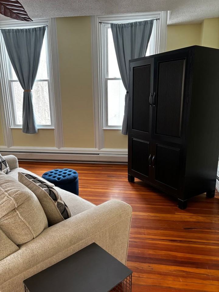 388 Ashland St - Photo 4 of 12