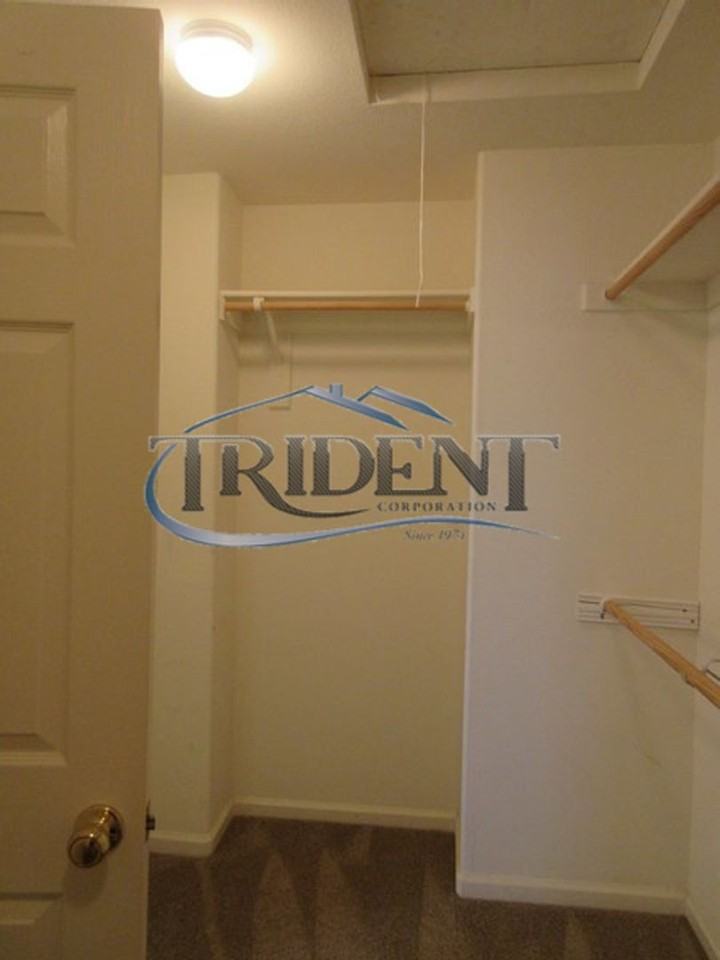 1862 Waterfall Dr - Photo 5 of 26