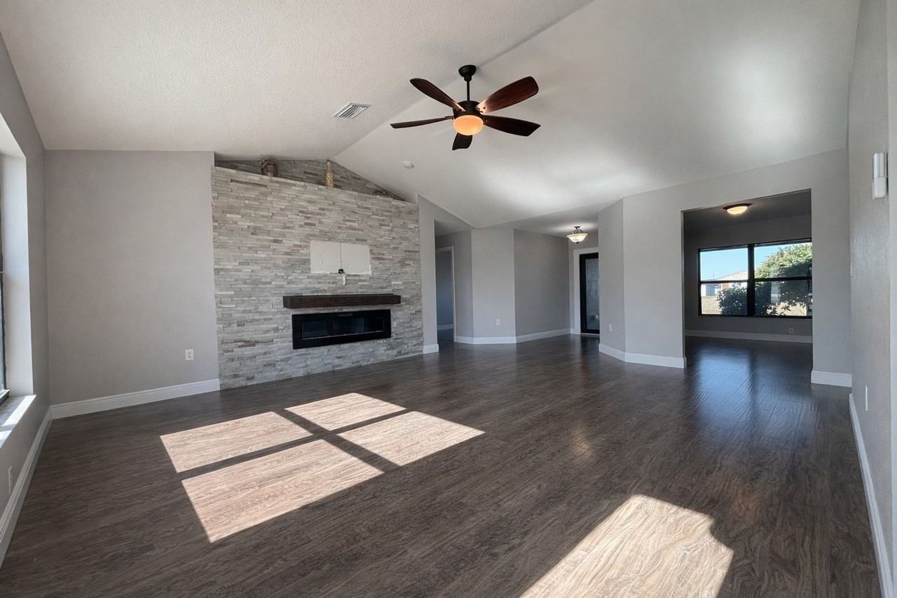 1222 Ne 40th Ter - Photo 2 of 40