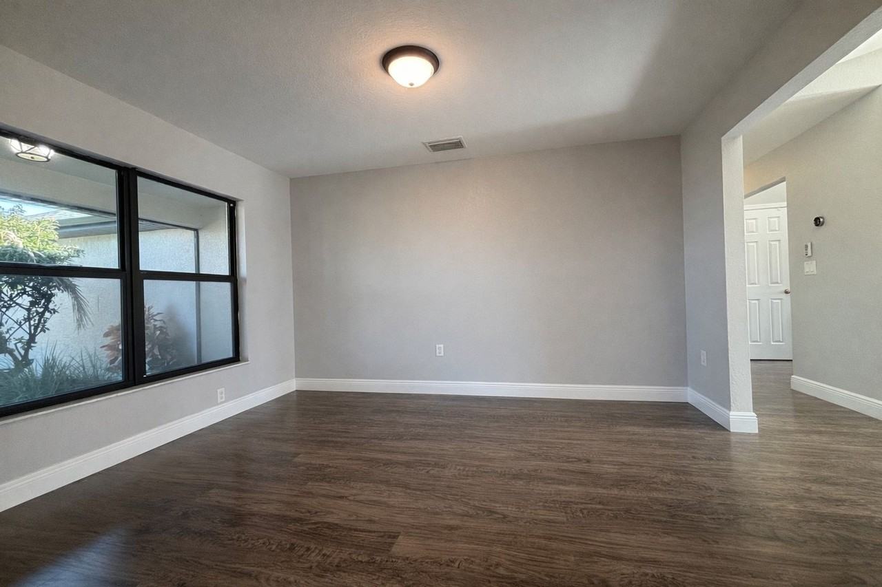 1222 Ne 40th Ter - Photo 5 of 40