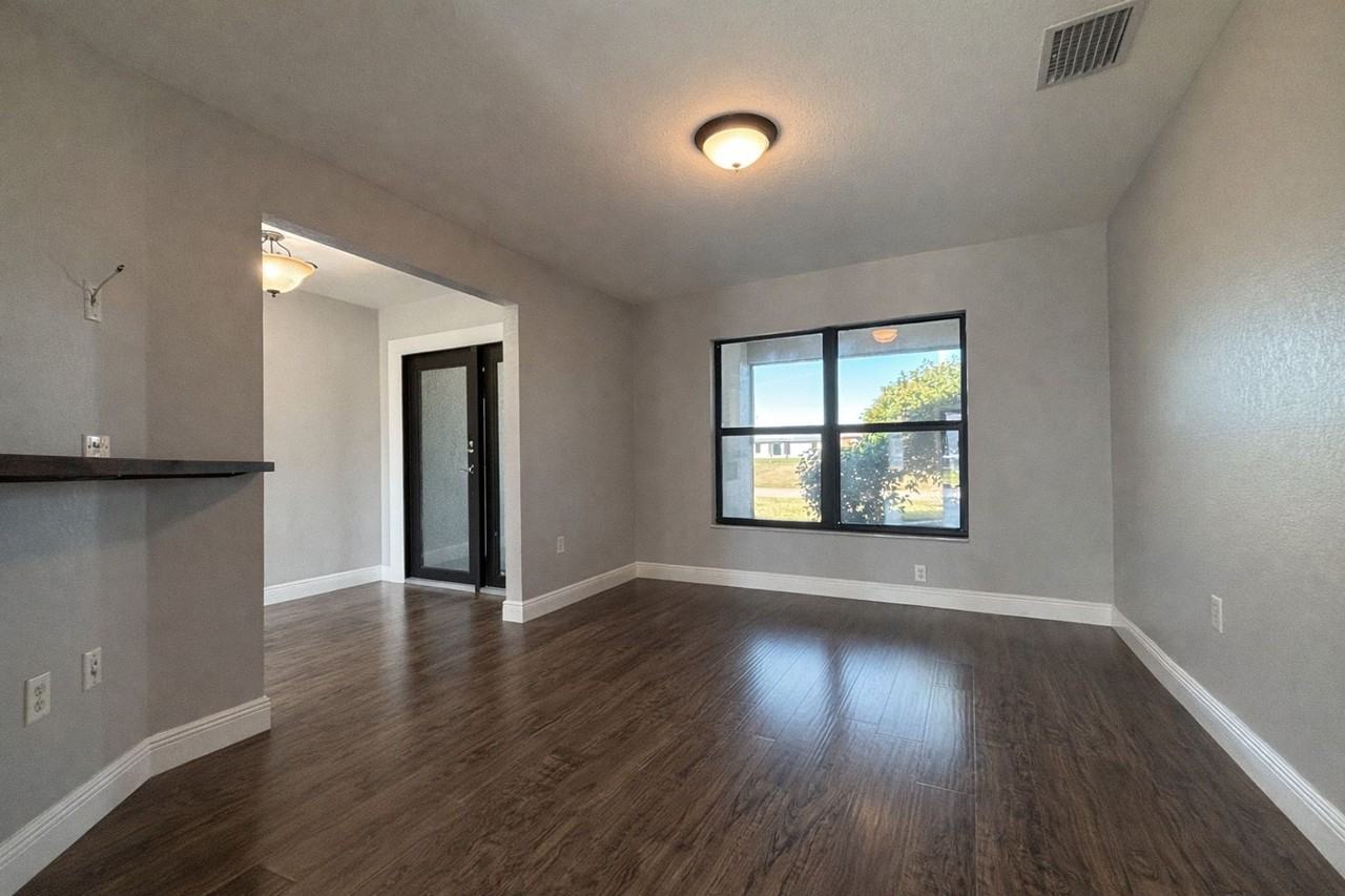 1222 Ne 40th Ter - Photo 6 of 40