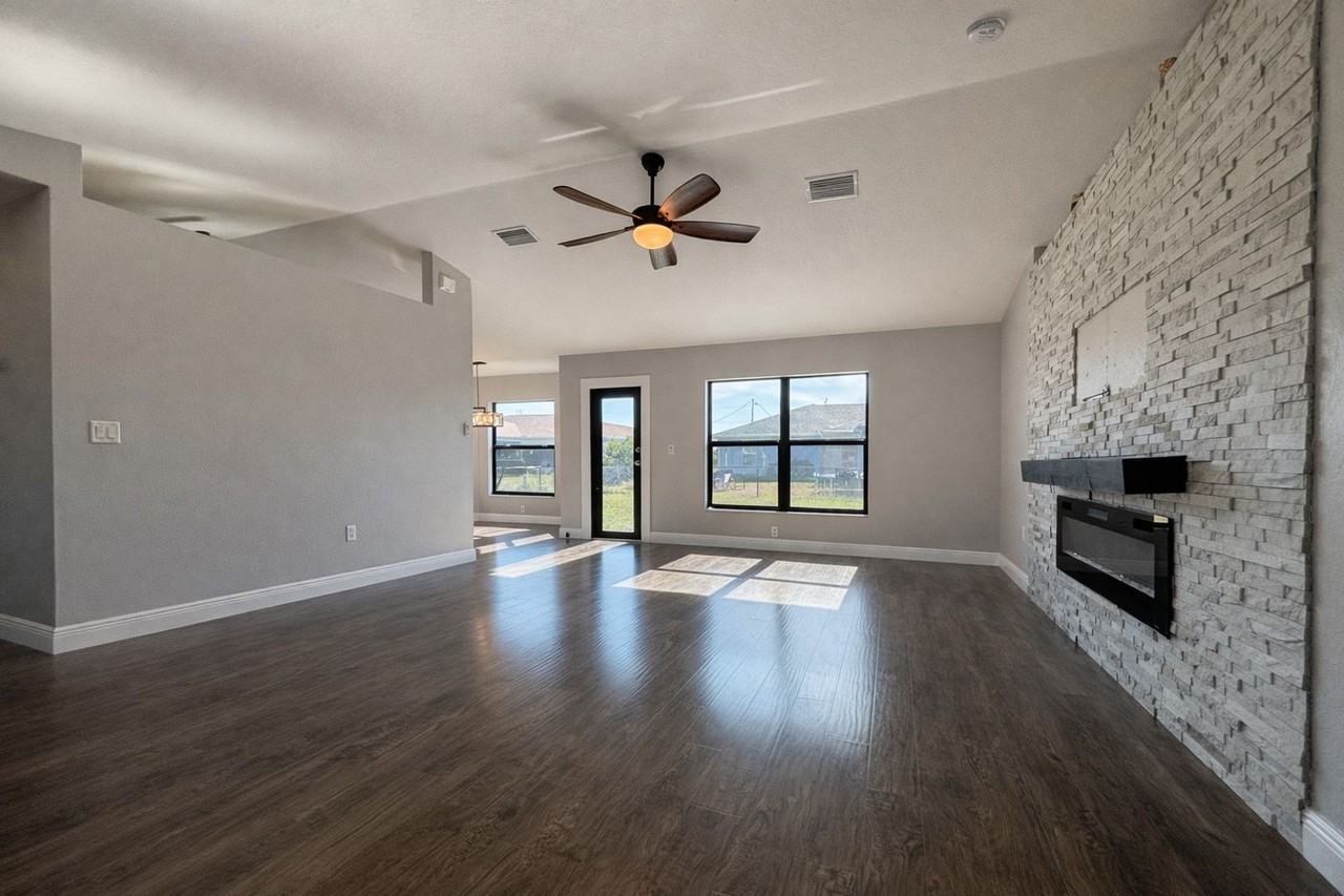 1222 Ne 40th Ter - Photo 7 of 40