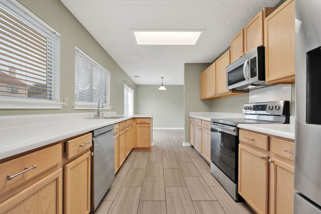 3321 Fresno Pl - Photo 7 of 24