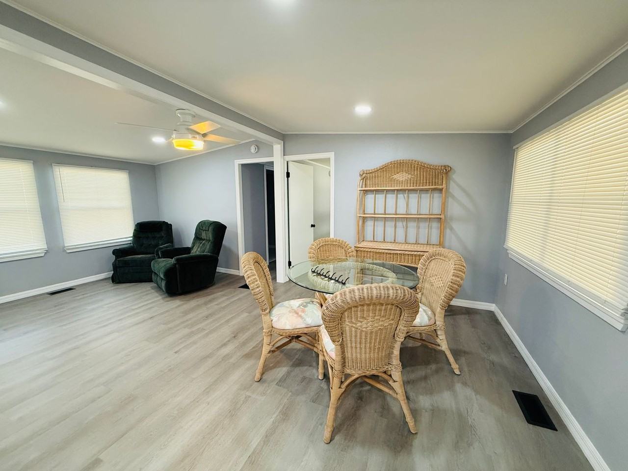 4851 W Gandy Blvd #L27 - Photo 5 of 38