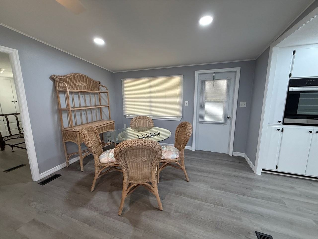 4851 W Gandy Blvd #L27 - Photo 6 of 38