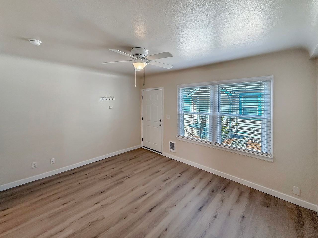 241 5th St - Photo 2 of 8