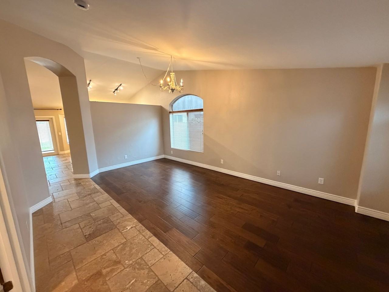 1732 W Laurel Ct - Photo 3 of 24