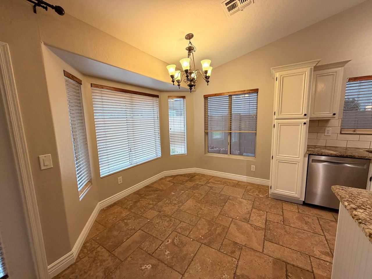 1732 W Laurel Ct - Photo 5 of 24