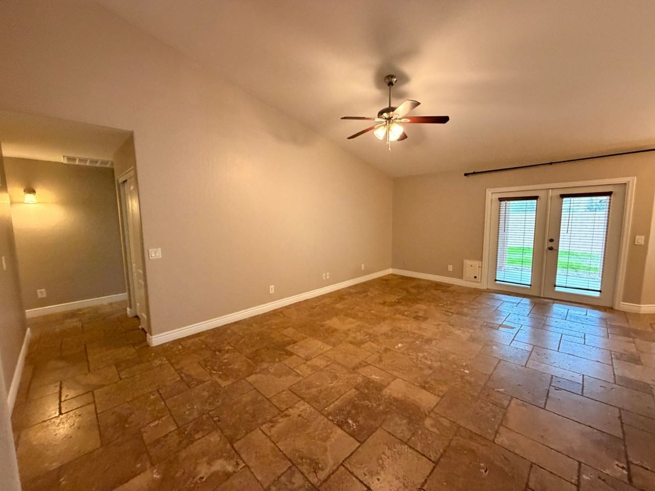 1732 W Laurel Ct - Photo 7 of 24